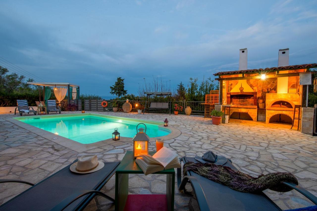 Villa Yiotta Kalodhikatika Екстериор снимка