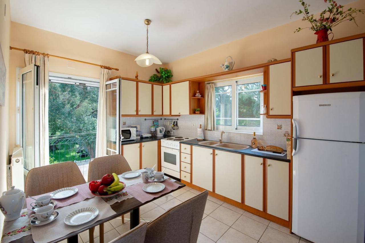 Villa Yiotta Kalodhikatika Екстериор снимка